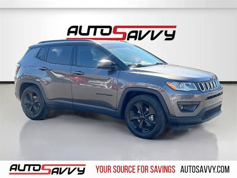 Used 2021 Jeep Compass Latitude image 1