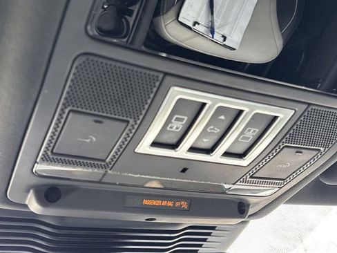 Used 2023 Land Rover Discovery HSE R-Dynamic image 47