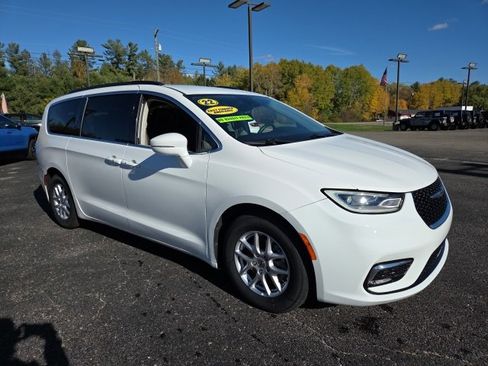 Used 2022 Chrysler Pacifica Touring-L image 68