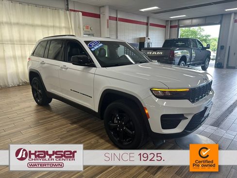 Certified 2023 Jeep Grand Cherokee Altitude AWD/4WD image 6
