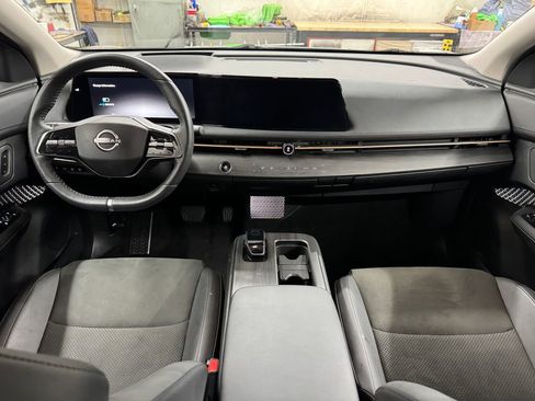 Used 2024 Nissan Ariya AWD image 17