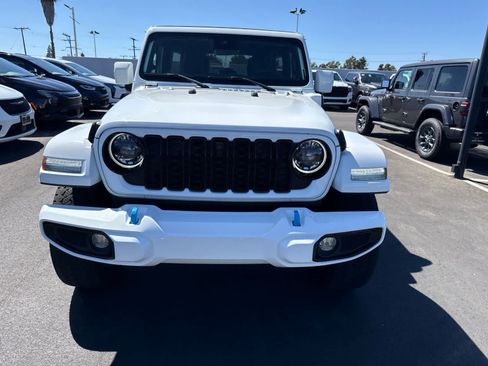 Used 2024 Jeep Wrangler High Altitude AWD/4WD image 4