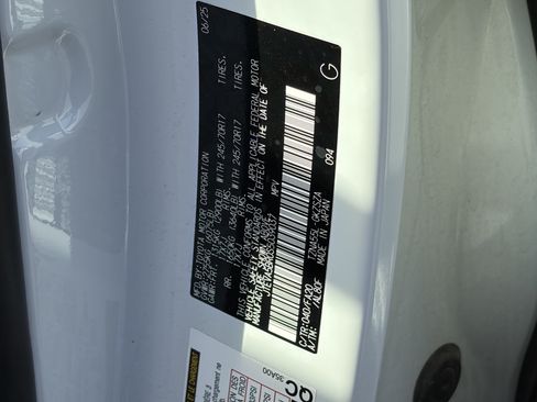 Certified 2025 Toyota 4Runner SR5 AWD/4WD image 9