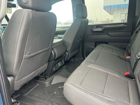 Used 2025 Chevrolet Silverado 2500 LT w/ Convenience Package image 9