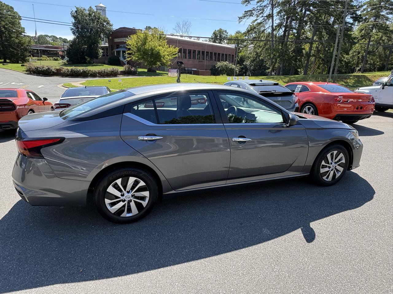 Used 2024 Nissan Altima 2.5 S FWD image 6