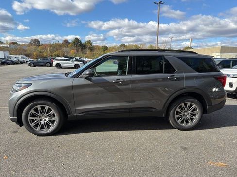 New 2026 Ford Explorer Active image 5