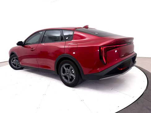 Certified 2025 Kia K4 FWD image 2