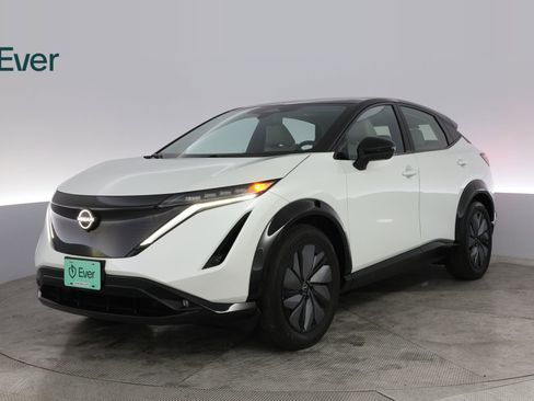 Used 2024 Nissan Ariya AWD image 2