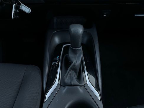 Used 2025 Toyota Corolla LE image 22