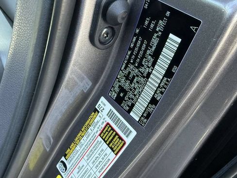 Used 2021 Toyota Sienna XLE AWD/4WD image 6