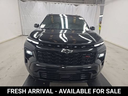 Used 2025 Chevrolet Traverse RS w/ LPO, Floor Liner Package FWD image 2