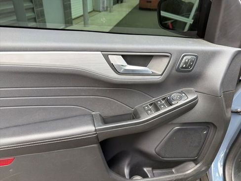 Used 2023 Ford Escape Platinum AWD/4WD image 19
