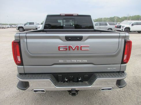 New 2026 GMC Sierra 1500 SLT image 5