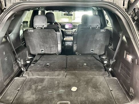 Used 2020 Ford Explorer XLT RWD image 28