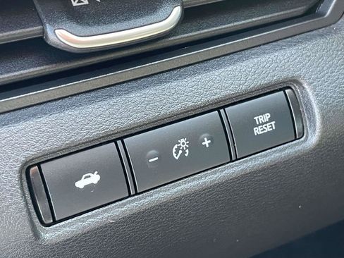 Used 2024 Nissan Altima 2.5 SV FWD image 17
