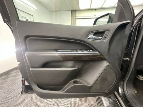 Used 2017 GMC Canyon SLT w/ Driver Alert Package AWD/4WD image 10