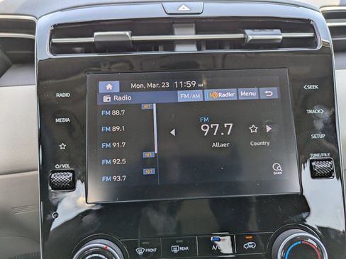 Used 2023 Hyundai Tucson SE image 17