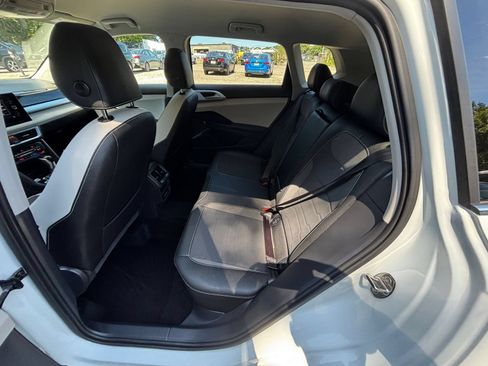 Used 2026 Volkswagen Taos SE FWD image 28