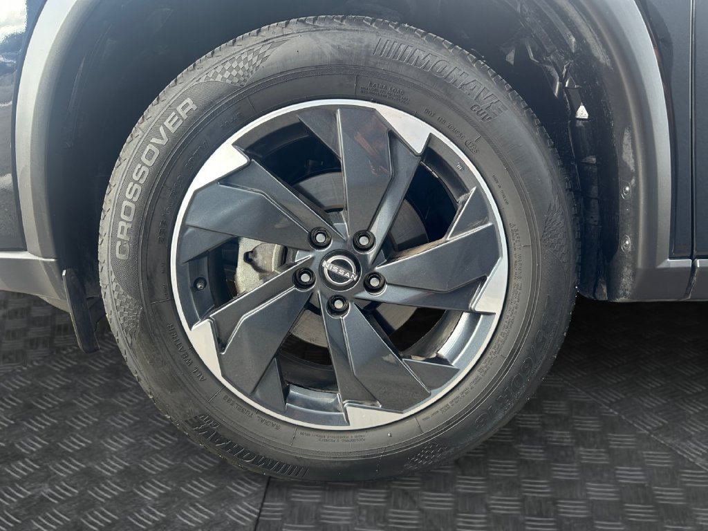 Used 2025 Nissan Rogue SV FWD image 23