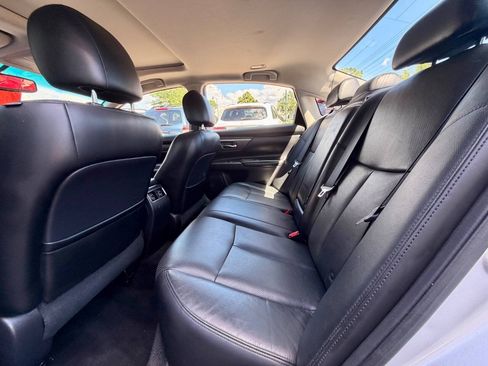Used 2014 Nissan Altima 2.5 SL w/ Technology Package FWD image 19