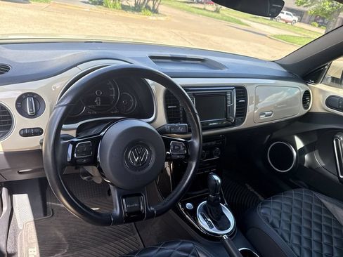 Used 2019 Volkswagen Beetle 2.0T Final Edition SEL FWD image 3