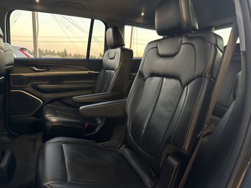 Used 2021 Jeep Grand Cherokee L Limited image 11