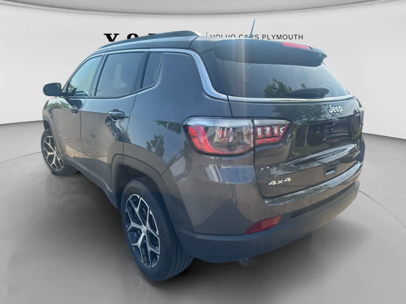 Used 2024 Jeep Compass Limited w/ Sun and Sound Group AWD/4WD image 5