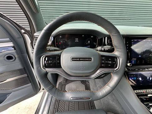 Used 2023 Jeep Grand Wagoneer Series III AWD/4WD image 20