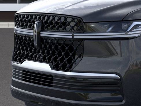 New 2025 Lincoln Navigator L Reserve w/ Jet Appearance Package AWD/4WD image 17