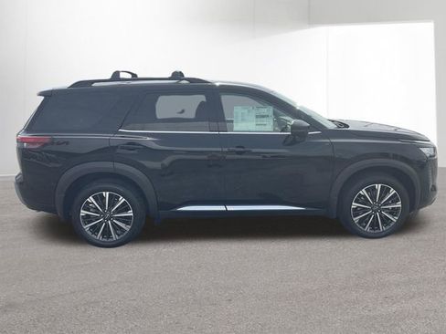 New 2026 Nissan Pathfinder Platinum w/ Cargo Package AWD/4WD image 33