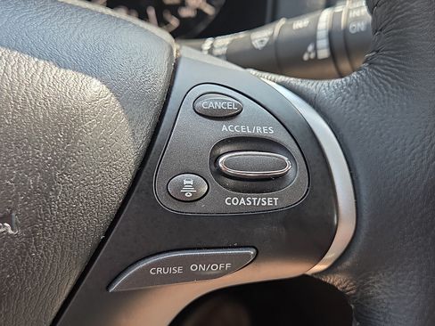Used 2019 Nissan Pathfinder SL AWD/4WD image 22