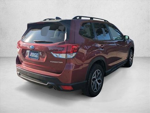 Used 2024 Subaru Forester Premium AWD/4WD image 5