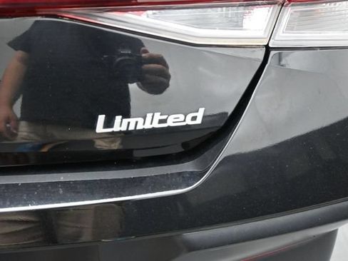 Used 2024 Hyundai Elantra Limited FWD image 14