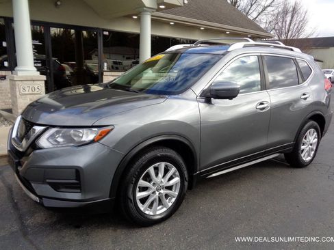 Used 2017 Nissan Rogue SV w/ SV Premium Package image 1