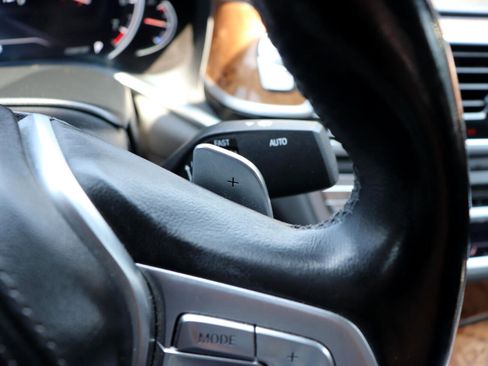 Used 2018 BMW 740i xDrive 740i xDrive Sedan image 31