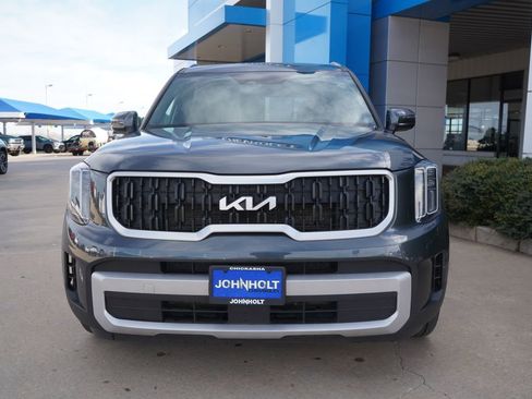 Used 2024 Kia Telluride EX w/ EX Captain's Chair Package image 3