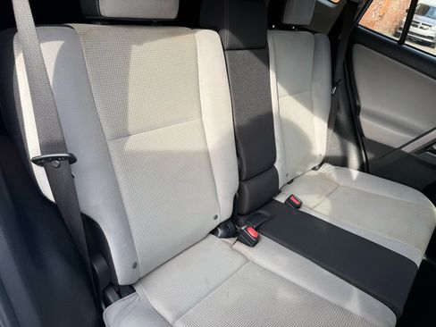 Used 2016 Toyota RAV4 XLE image 8