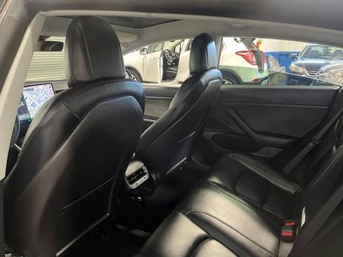 Used 2020 Tesla Model 3 Standard Range Plus RWD image 17