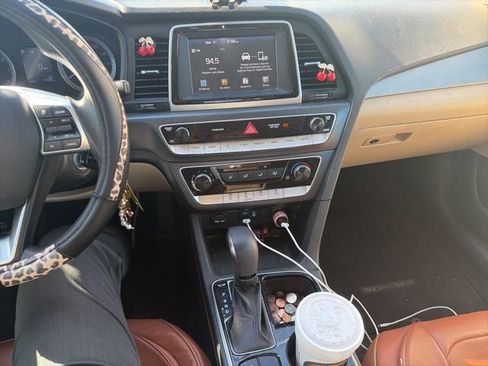 Used 2018 Hyundai Sonata SE w/ Cargo Package image 24