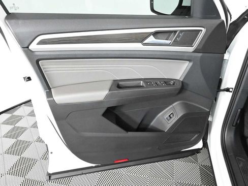 Certified 2023 Volkswagen Atlas SE FWD image 18