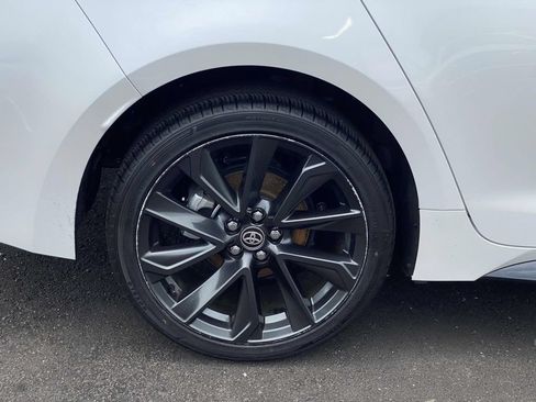 Used 2025 Toyota Corolla SE FWD image 3