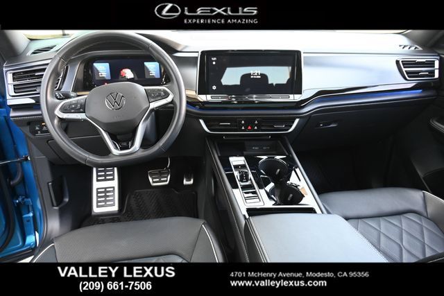 Used 2024 Volkswagen Atlas Cross Sport SEL Premium R-Line AWD/4WD image 17