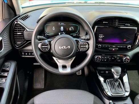 Used 2023 Kia Soul S image 5