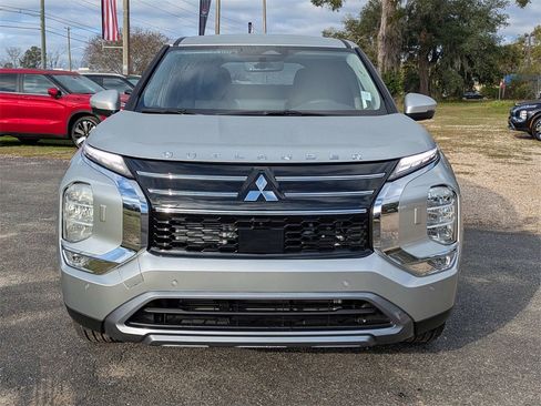 New 2026 Mitsubishi Outlander SE image 9