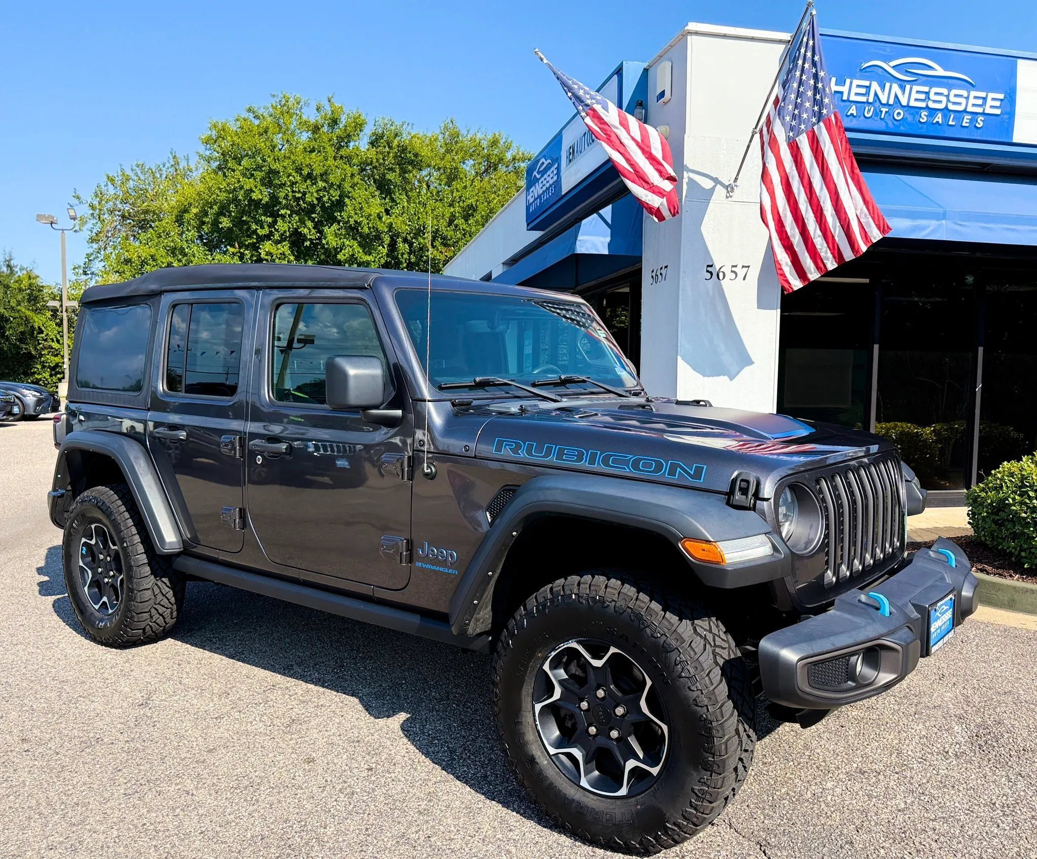 Used 2023 Jeep Wrangler Unlimited Rubicon 4xe w/ Cold Weather Group AWD/4WD image 19