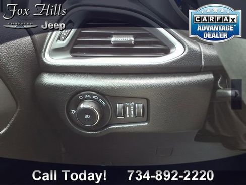 Certified 2026 Chrysler Pacifica Select FWD image 17