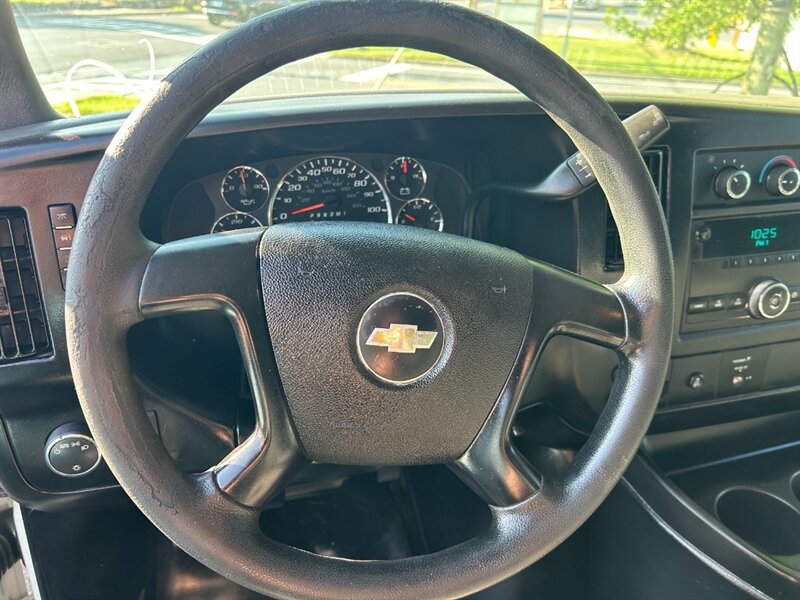 Used 2014 Chevrolet Express 2500 RWD image 16