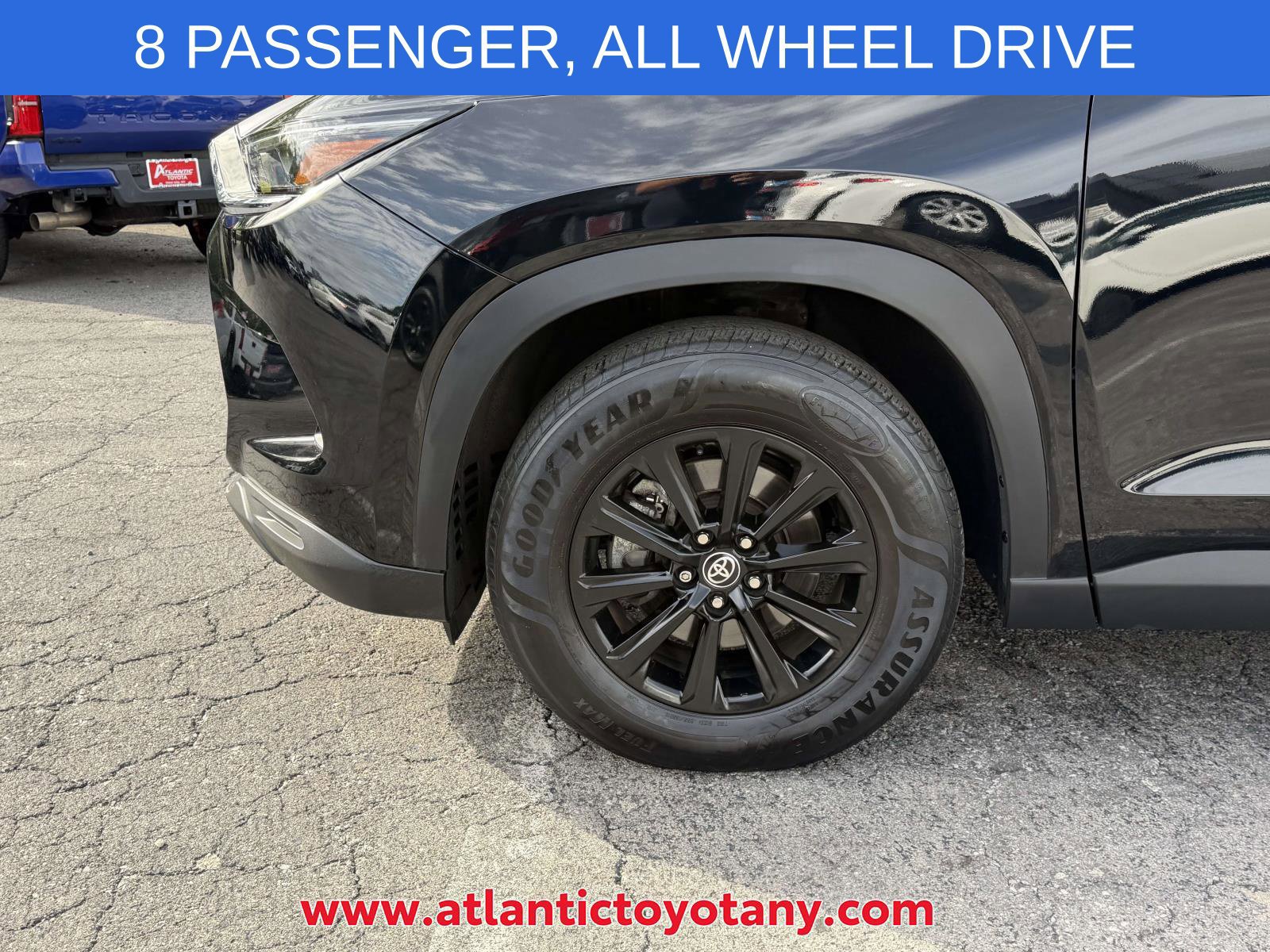 Used 2024 Toyota Grand Highlander AWD image 12