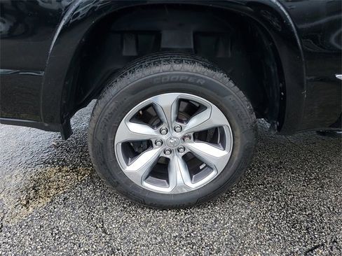 Used 2019 RAM 1500 Limited image 7