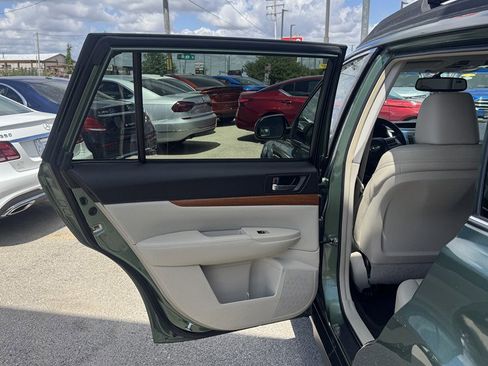 Used 2014 Subaru Outback 2.5i Limited AWD/4WD image 21